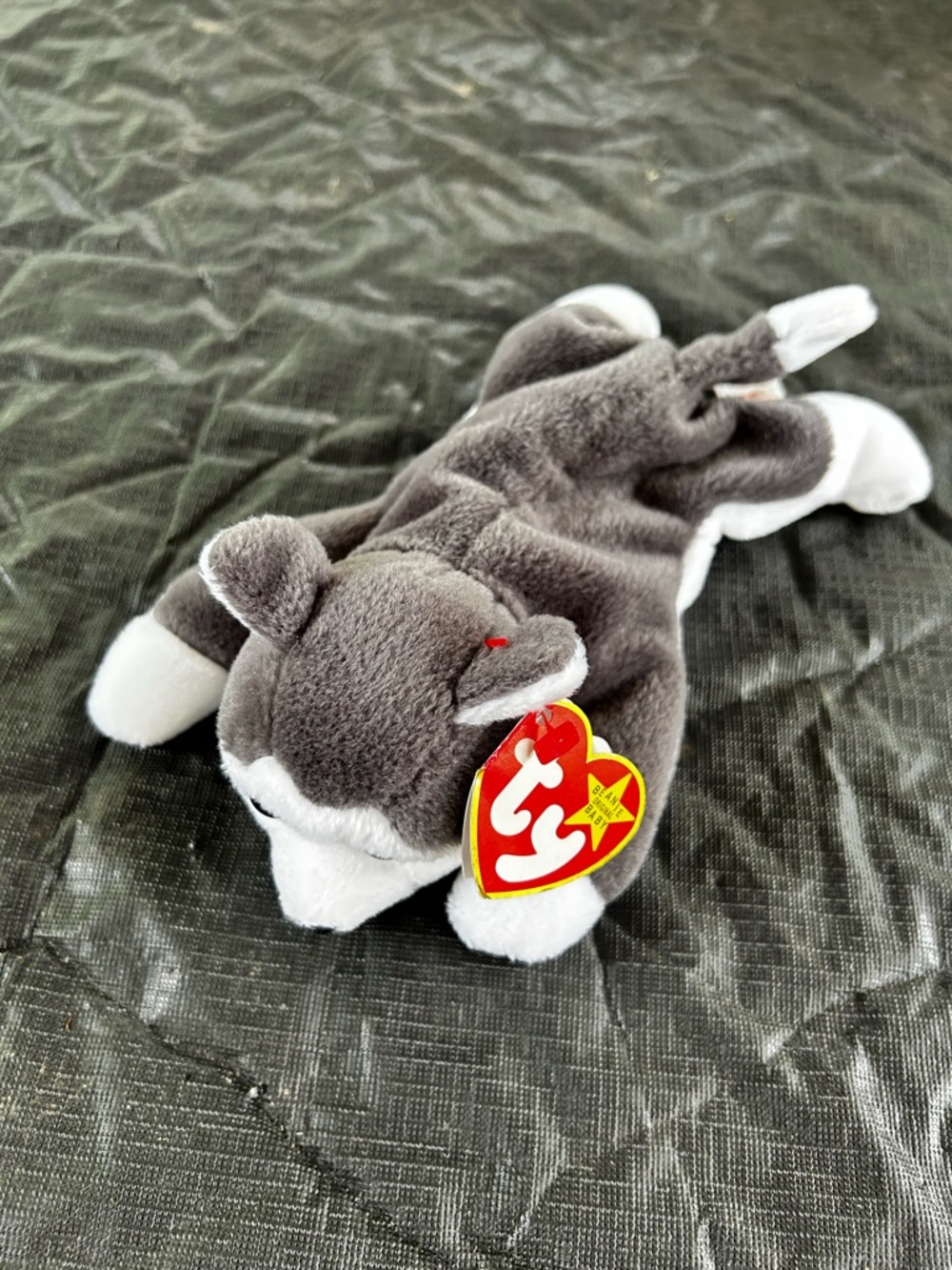 Ty Grey and White Husky Nanook 4104 Beanie Plush with Heart Tag P.V.C pellets